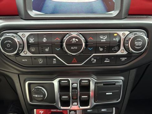 Used 2021 Jeep Gladiator Rubicon AWD/4WD image 19