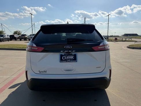 Used 2022 Ford Edge SE image 4