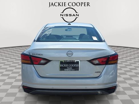 Used 2026 Nissan Altima 2.5 SV AWD/4WD image 6