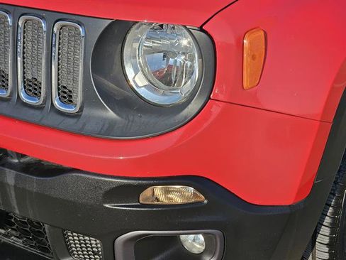 Used 2015 Jeep Renegade Latitude w/ Popular Equipment Group image 5