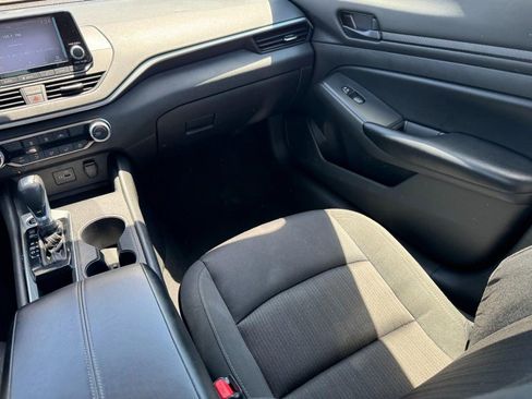 Used 2023 Nissan Altima 2.5 S FWD image 17