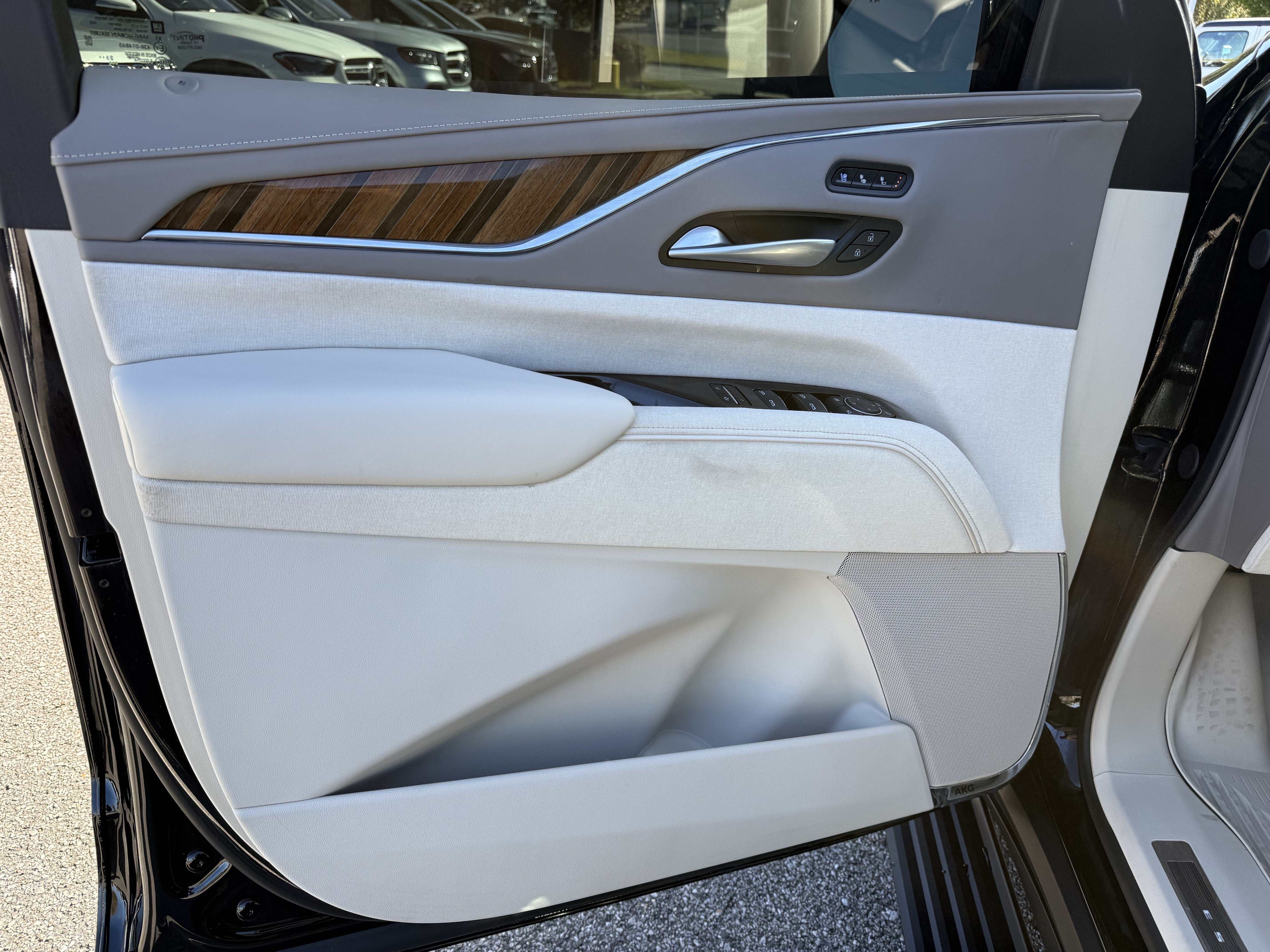 Used 2024 Cadillac Escalade Sport Platinum AWD/4WD image 14