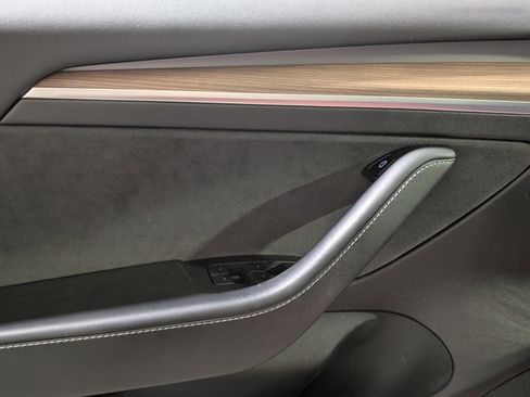 Used 2022 Tesla Model 3 Long Range AWD/4WD image 19
