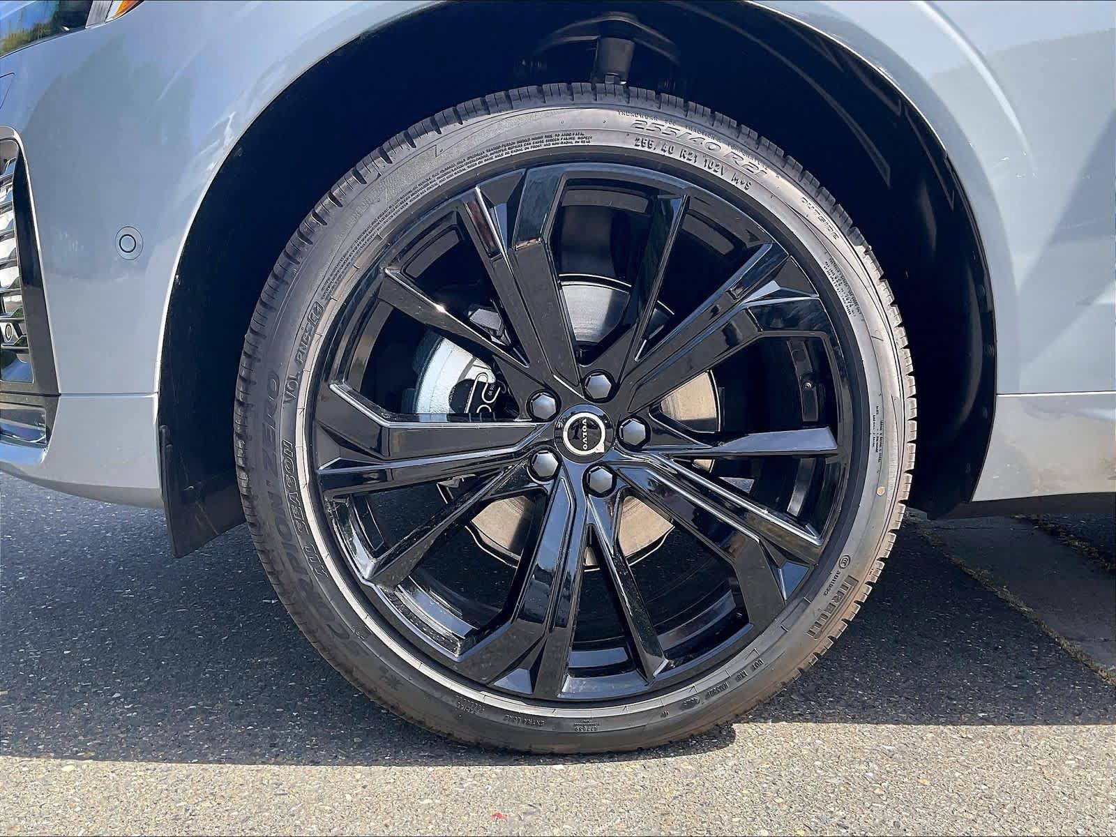 New 2026 Volvo XC60 B5 Ultra w/ Climate Package AWD/4WD image 14