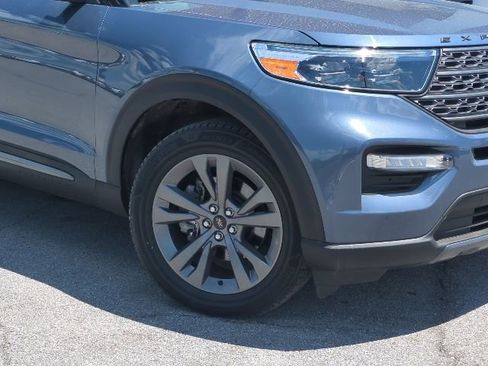 Used 2021 Ford Explorer XLT w/ Equipment Group 202A AWD/4WD image 2
