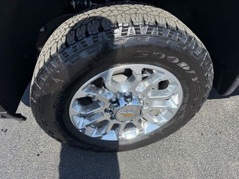 Used 2024 Chevrolet Silverado 3500 LTZ w/ LTZ Plus Package image 9