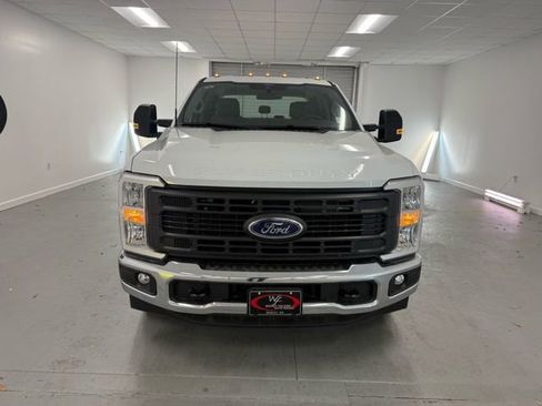 New 2026 Ford F250 XL w/ XL Chrome Package image 2