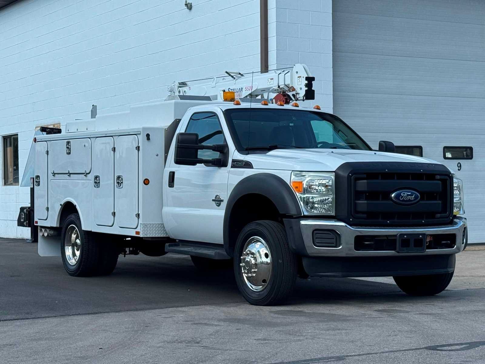 Used 2015 Ford F550 2WD Regular Cab Super Duty image 2
