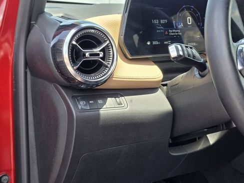 Used 2025 Chevrolet Equinox ACTIV AWD/4WD image 19