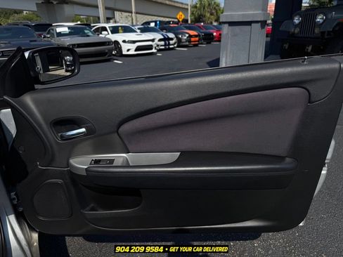 Used 2012 Chrysler 200 Touring FWD image 28