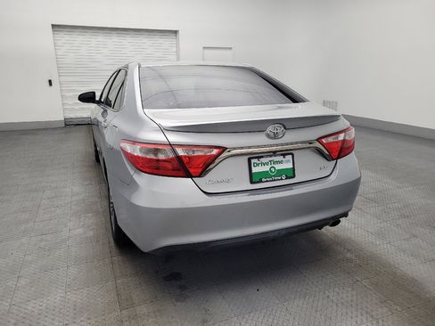 Used 2016 Toyota Camry SE image 6