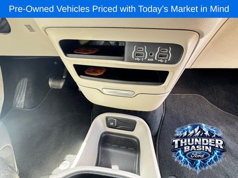 Used 2024 Chrysler Pacifica Touring-L FWD image 23