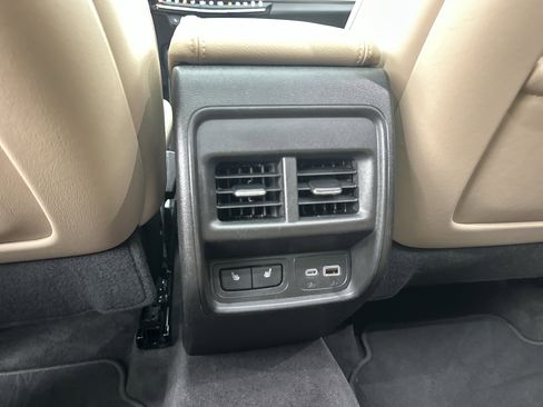 Used 2025 Cadillac XT4 Premium Luxury w/ Technology Package FWD image 23
