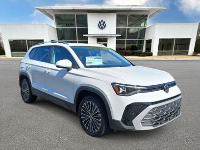 New 2025 Volkswagen Taos SE