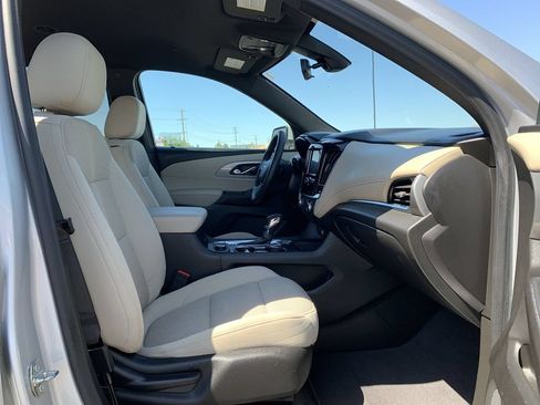Used 2022 Chevrolet Traverse LS FWD image 31