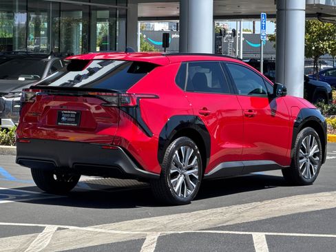 New 2026 Subaru Solterra AWD/4WD image 4