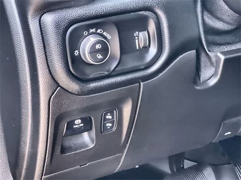 Used 2021 RAM 1500 Big Horn image 29
