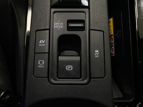 Used 2026 Toyota Prius Limited w/ Limited Premium Package FWD image 30
