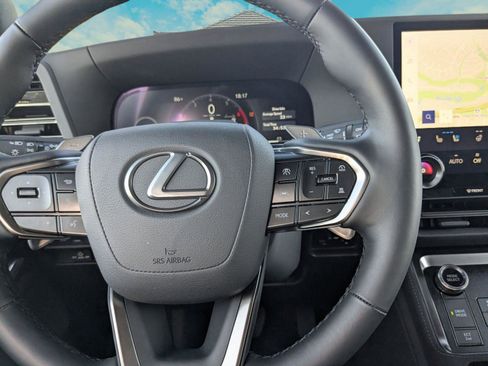 Certified 2025 Lexus GX 550 w/ Cold Area Package image 18