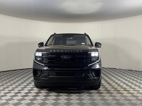 Used 2025 Ford Expedition Active AWD/4WD image 6