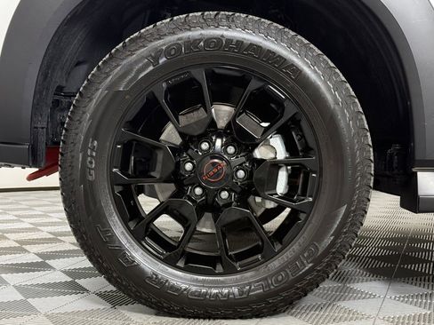 Used 2025 Nissan Armada PRO-4X w/ Pro-4X Premium Package image 12