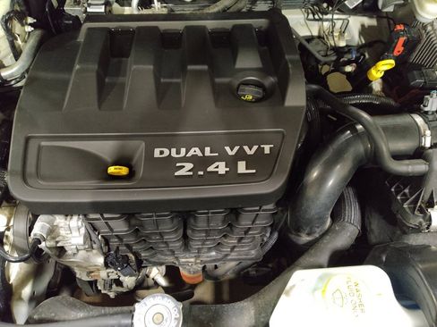 Used 2019 Dodge Journey SE image 30