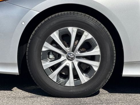 Certified 2021 Toyota Prius Prime Limited FWD image 26
