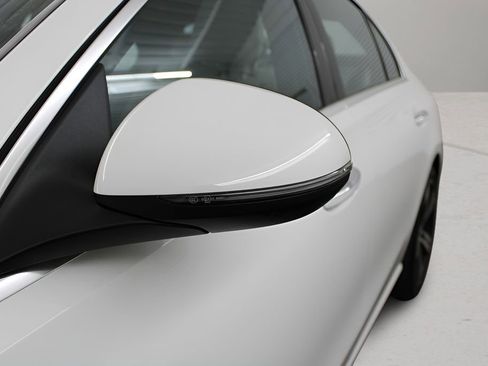 Used 2024 Mercedes-Benz C 300 Sedan image 36