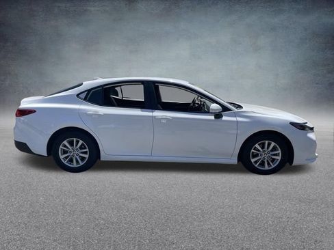 Used 2025 Toyota Camry LE FWD image 5