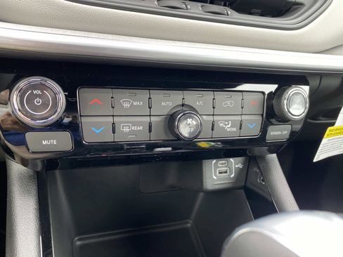 New 2026 Jeep Compass Limited image 11