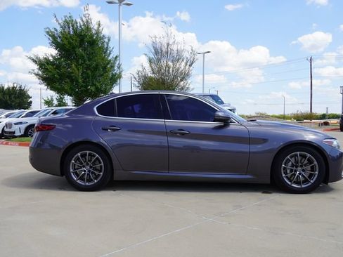 Used 2020 Alfa Romeo Giulia RWD image 10