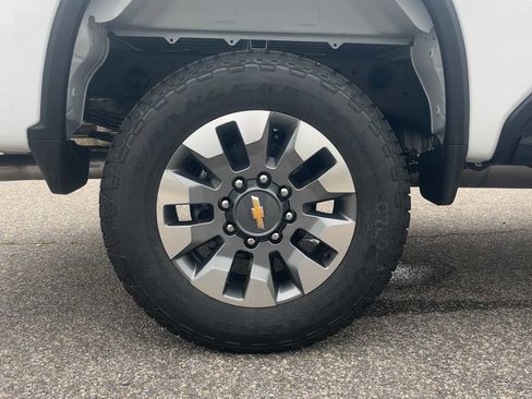 New 2026 Chevrolet Silverado 2500 Custom w/ Z71 Off-Road Package AWD/4WD image 36