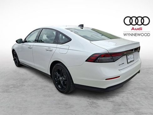 Used 2025 Honda Accord SE image 4