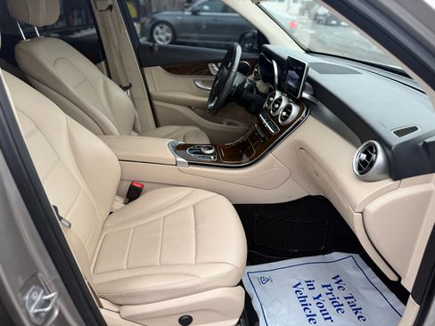 Used 2019 Mercedes-Benz GLC 300 4MATIC image 26