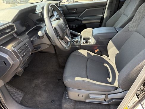 Certified 2025 Toyota 4Runner SR5 AWD/4WD image 19