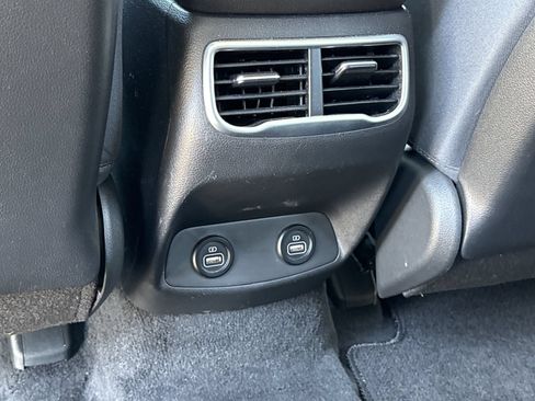 Used 2023 Hyundai Santa Fe SE AWD/4WD image 11