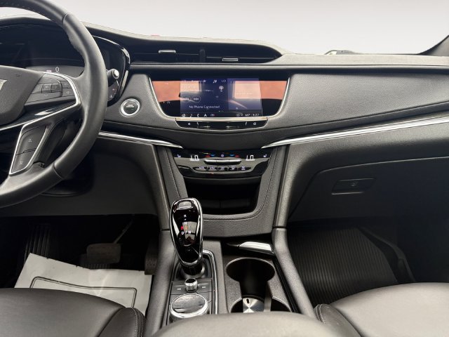 Used 2022 Cadillac XT5 Premium Luxury w/ LPO, Floor Liner Package FWD image 5