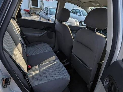 Used 2007 Ford Focus SE FWD image 10