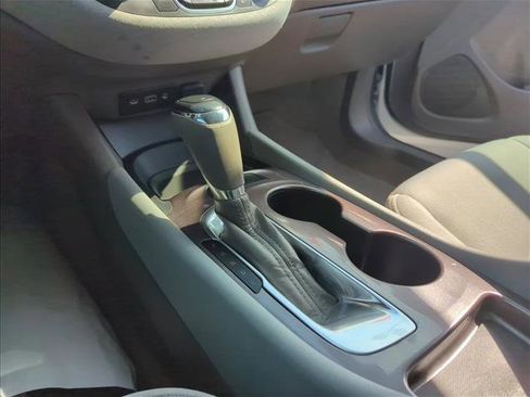 Used 2020 Chevrolet Malibu LS image 23