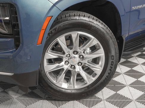 Used 2025 Chevrolet Suburban Premier image 35