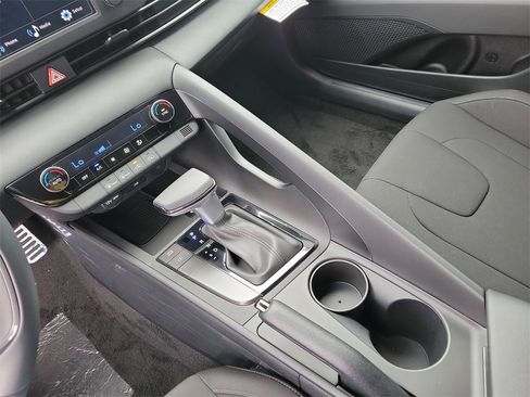 New 2026 Hyundai Elantra Sport image 32