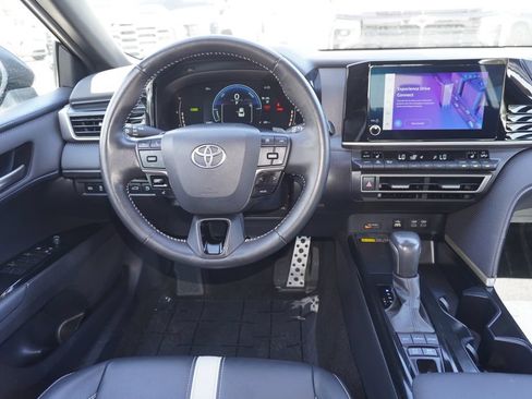 Used 2025 Toyota Camry SE w/ Convenience Package AWD/4WD image 9