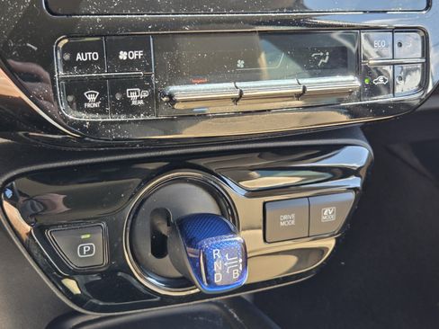 Used 2019 Toyota Prius LE image 14