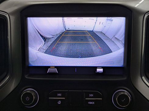 Used 2021 Chevrolet Silverado 1500 LT w/ Bed Protection Package image 9