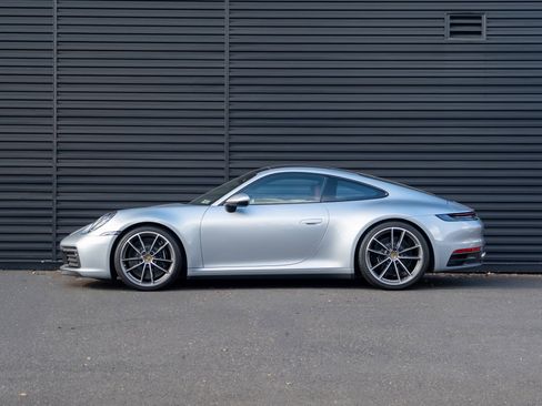 Certified 2020 Porsche 911 Carrera 4S image 2