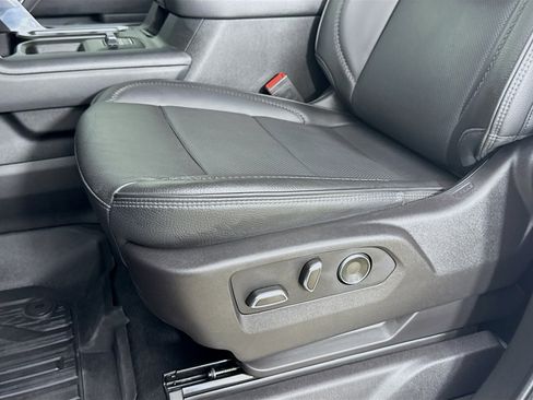 Used 2024 GMC Sierra 3500 Denali w/ Technology Package image 20