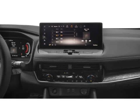 Used 2025 Nissan Rogue Platinum image 9