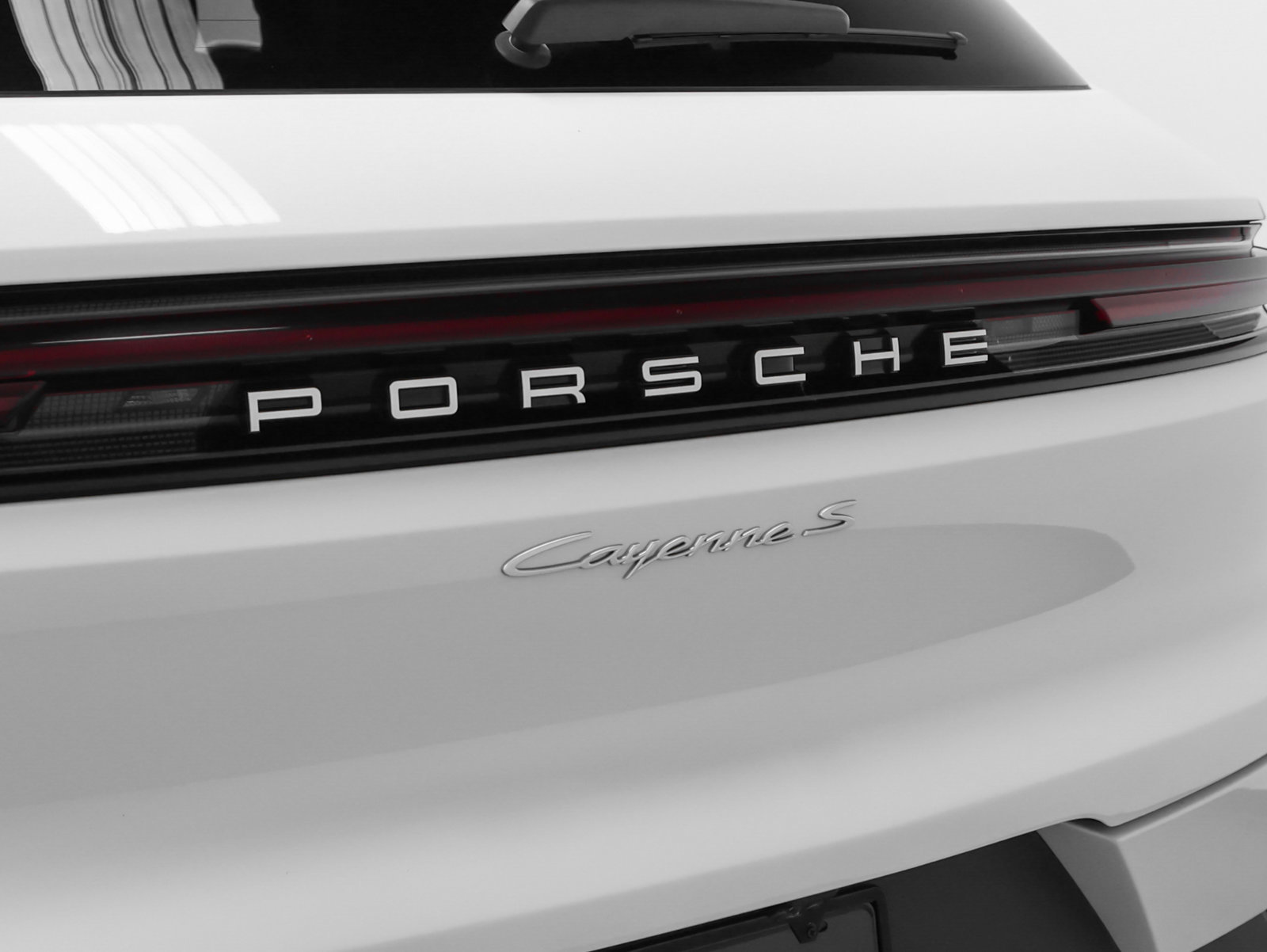 Certified 2025 Porsche Cayenne S AWD/4WD image 18