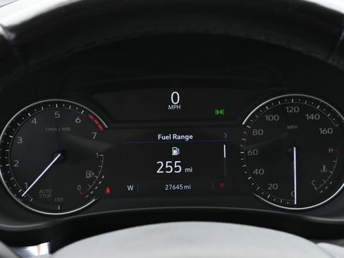 Used 2023 Cadillac XT4 Luxury w/ Cold Weather Package FWD image 17