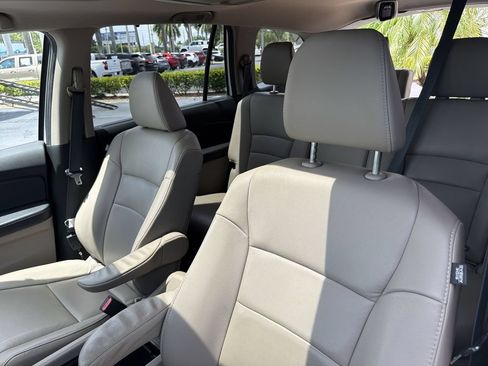 Used 2019 Honda Pilot Touring image 19